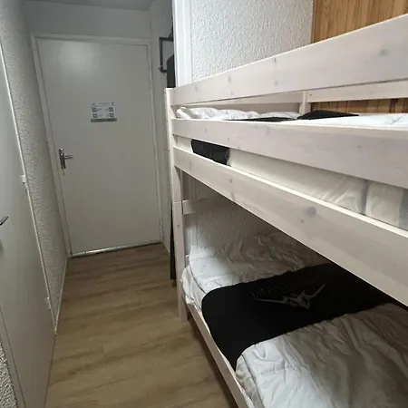 Au Pied Des Pistes Avec Balcon Et Parking Gratuit - Fr-1-814-16 Lägenhet Besse-et-Saint-Anastaise