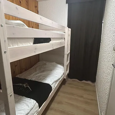 Au Pied Des Pistes Avec Balcon Et Parking Gratuit - Fr-1-814-16 Lägenhet